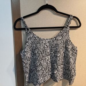 black and white crop top